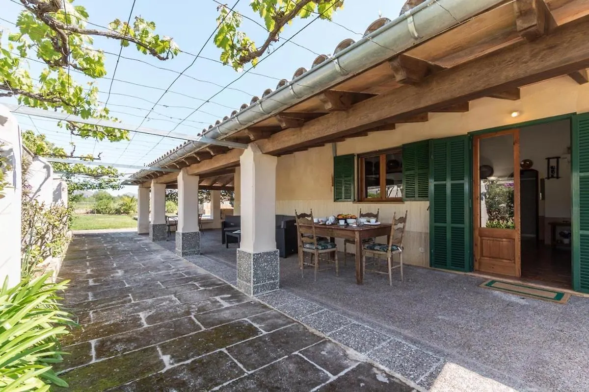 Catalina Petit Villa Pollenca