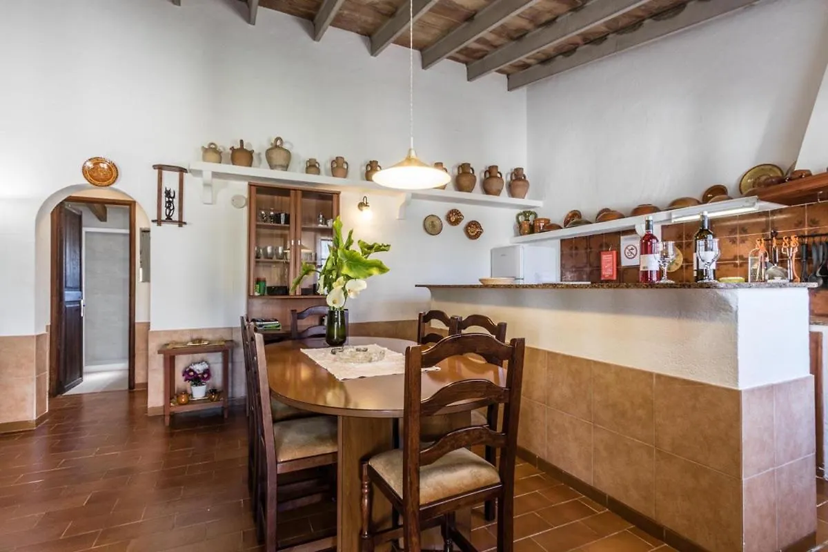 Catalina Petit Villa Pollenca