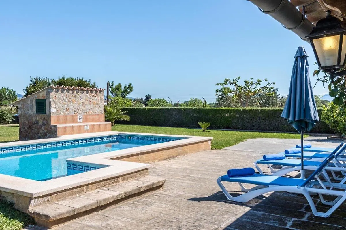 Catalina Petit Villa Pollenca Spain