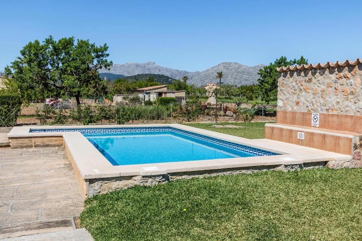 Catalina Petit Villa Pollenca