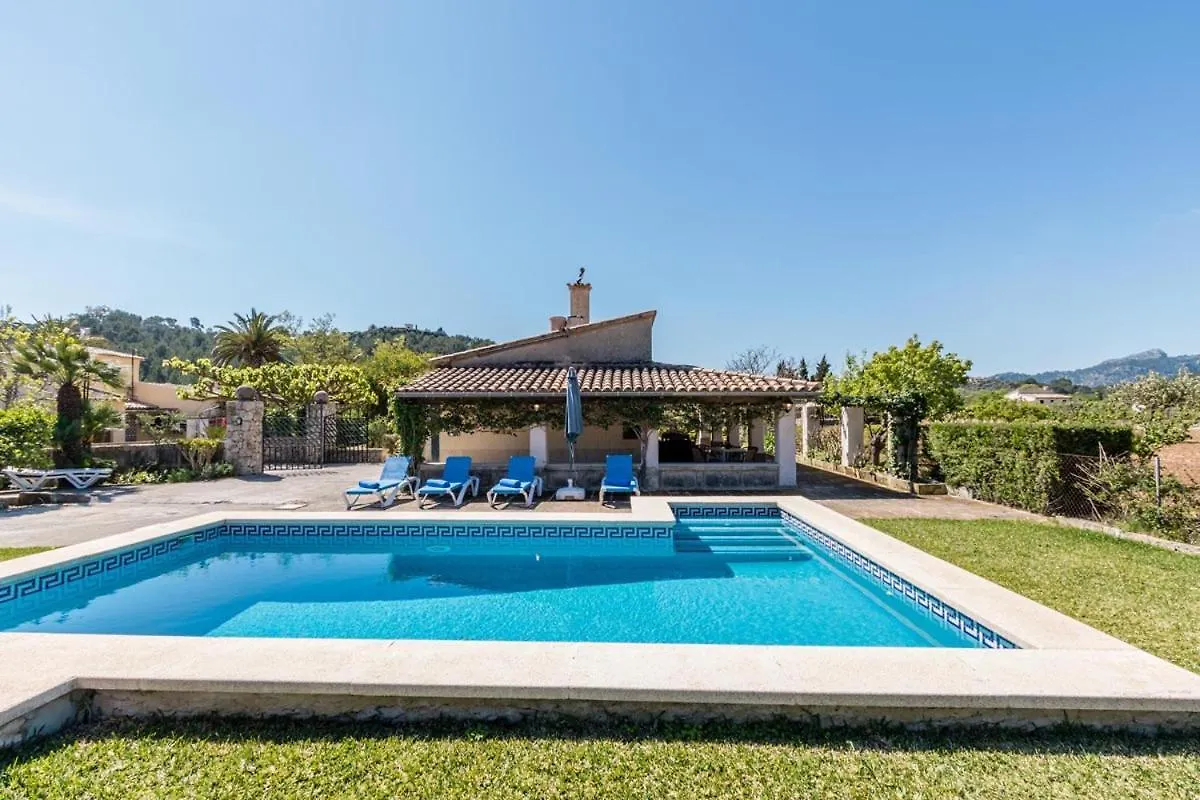 Catalina Petit Villa Pollenca Spain