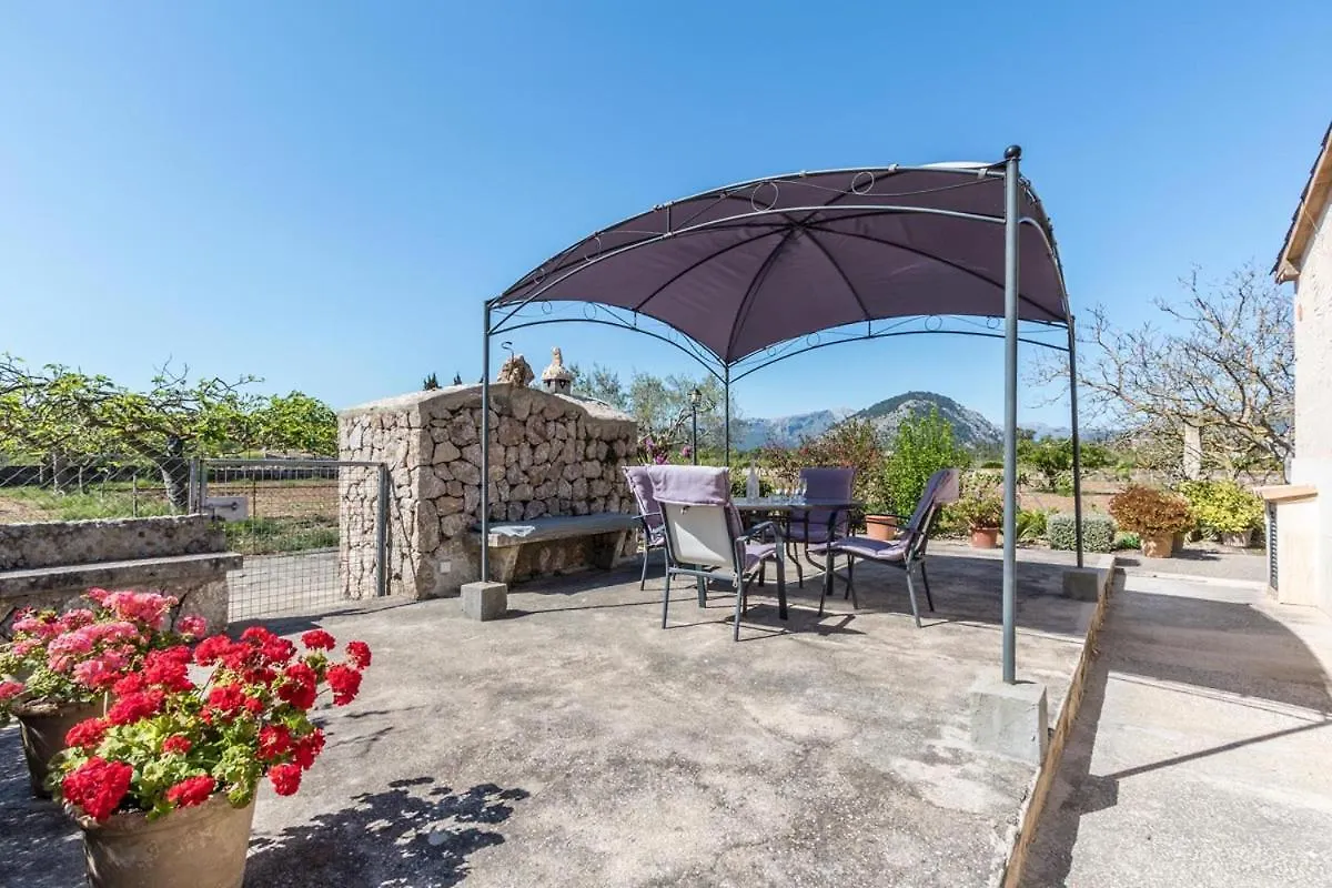 Catalina Petit Villa Pollenca